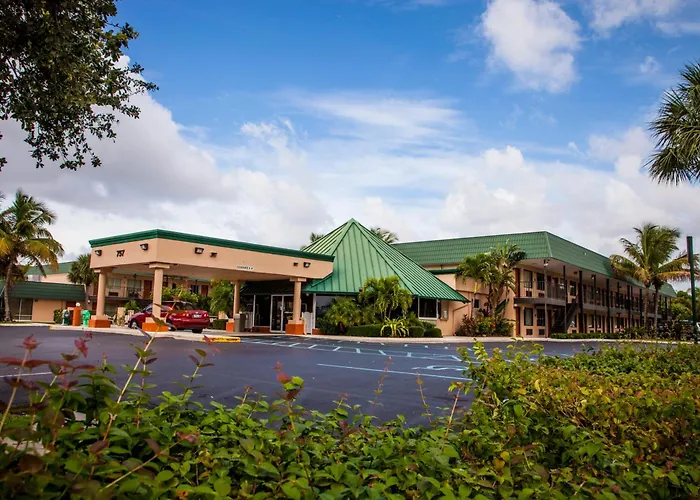 Super 8 By Wyndham North Palm Beach