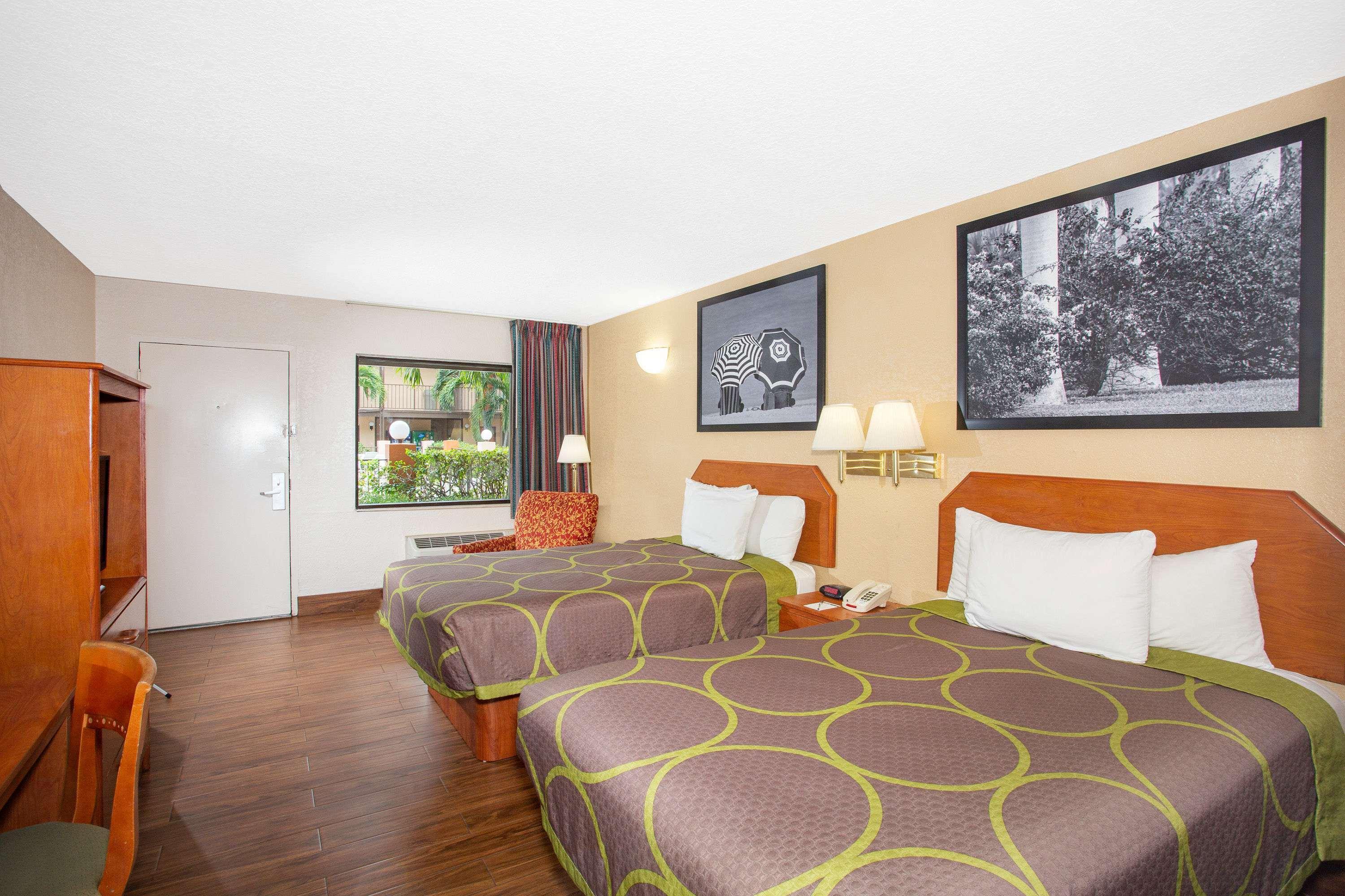 Super 8 By Wyndham North Palm North Palm Beach