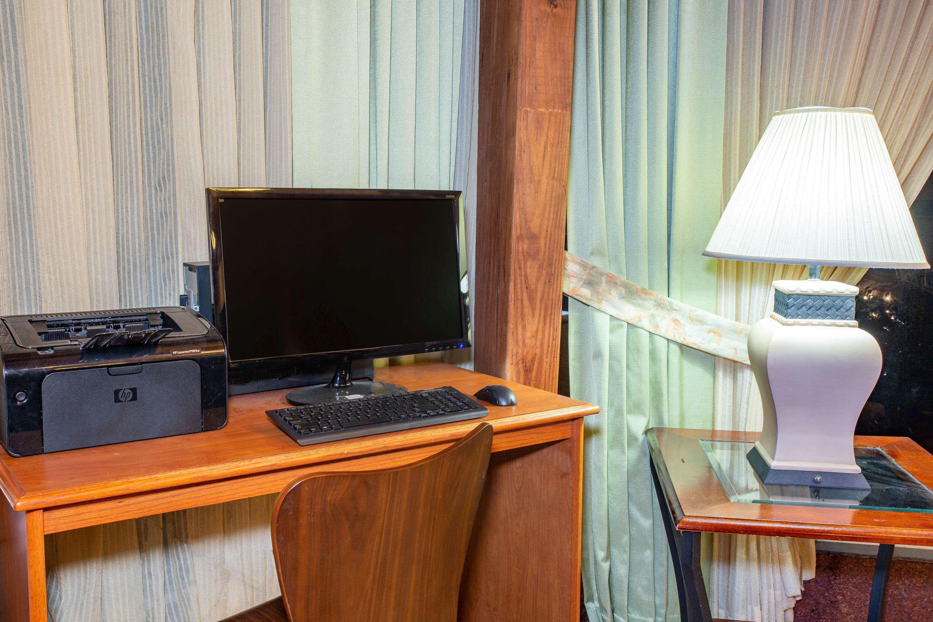 Motel Super 8 By Wyndham North Palm 2*