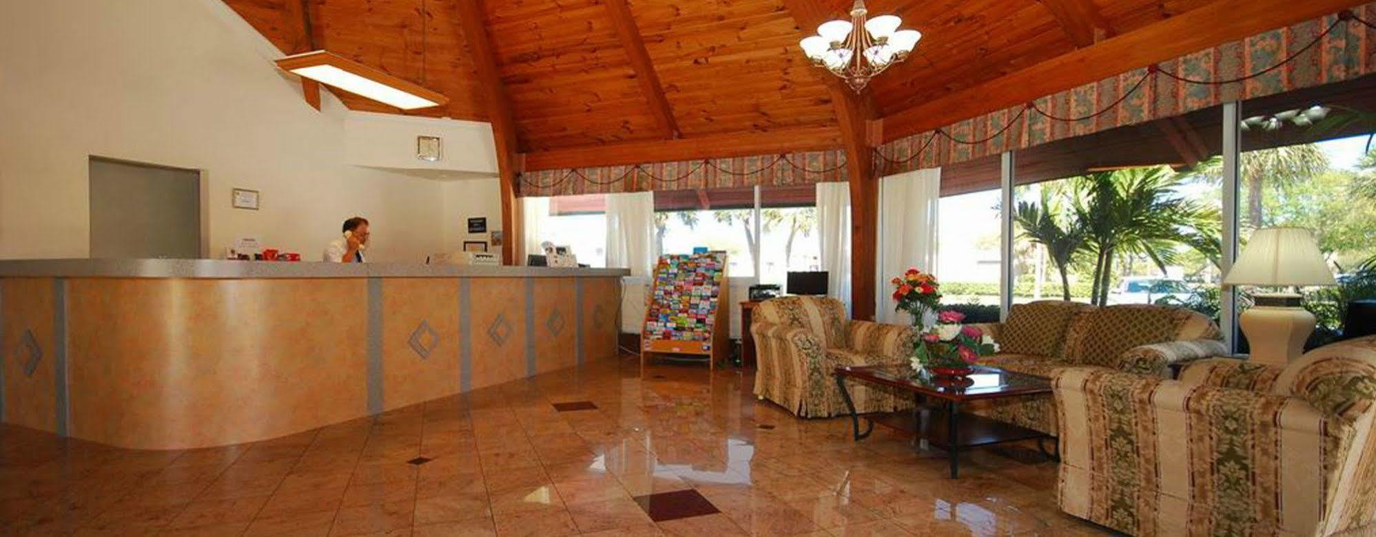 Super 8 By Wyndham North Palm Motel 2*